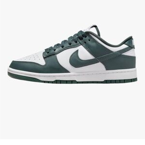 Nike Men's Dunk Low Retro in white/vintage green